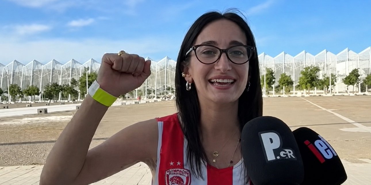 Euroleague Final Four: «Και το βράδυ, το βραδάκι...» φίλη του Ολυμπιακού τραγουδάει για το iefimerida [βίντεο]