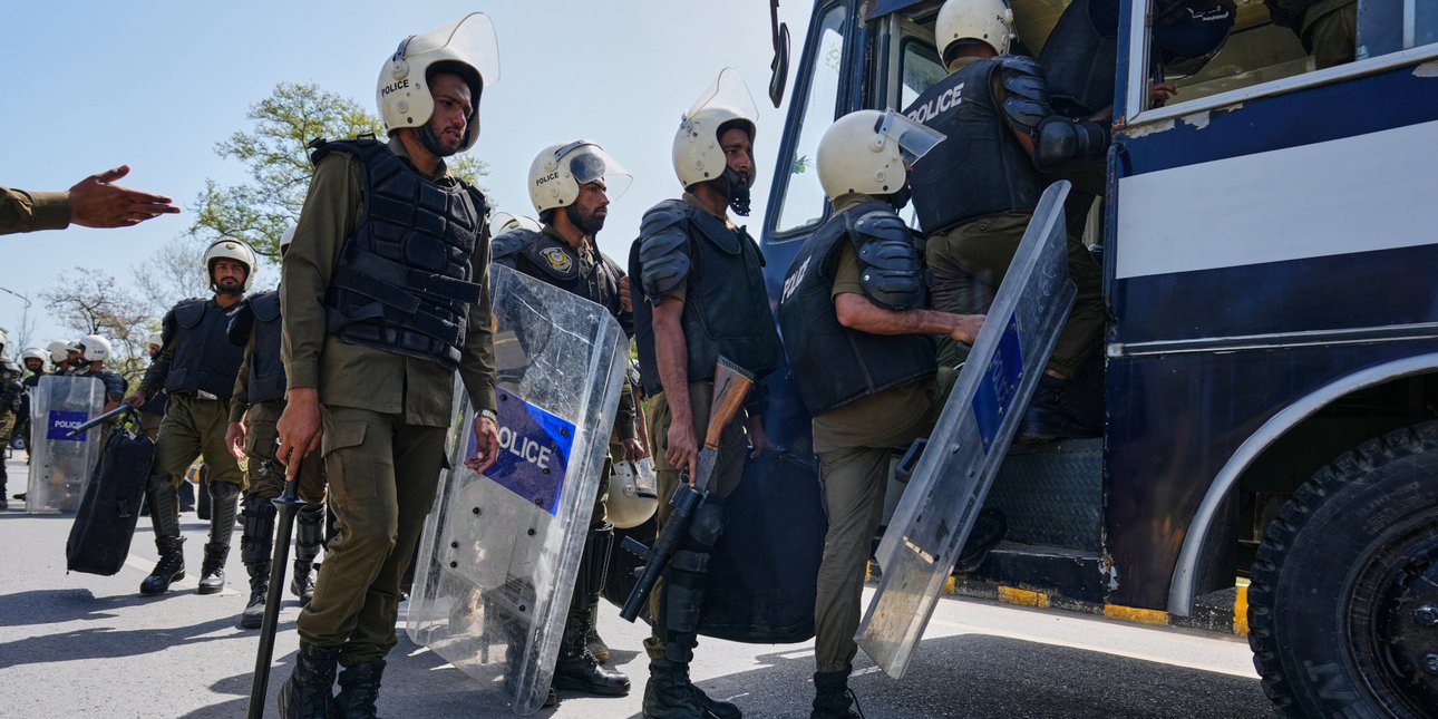 Πακιστάν: Τουλάχιστον 12 αστυνομικοί νεκροί σε επίθεση