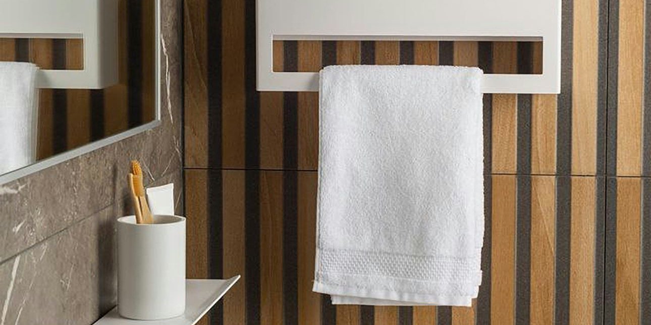 Τέλος οι κλασικές κρεμάστρες: Η πιο stylish ιδέα για τις πετσέτες στο μπάνιο