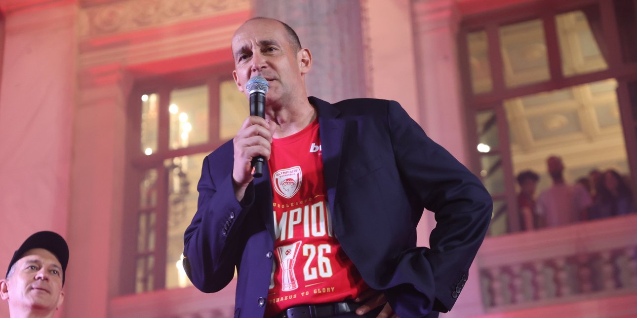 Αγγελόπουλοι: «Αποθεώστε την ομάδα -Όλα για τον κόσμο του Ολυμπιακού γίνονται» [βίντεο]