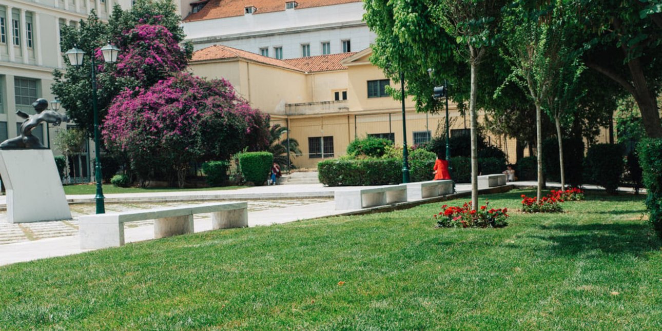 Η πλατεία Δικαιοσύνης, ένα τοπόσημο του κέντρου, ξαναμπαίνει στον χάρτη της καθημερινής ζωής της Αθήνας
