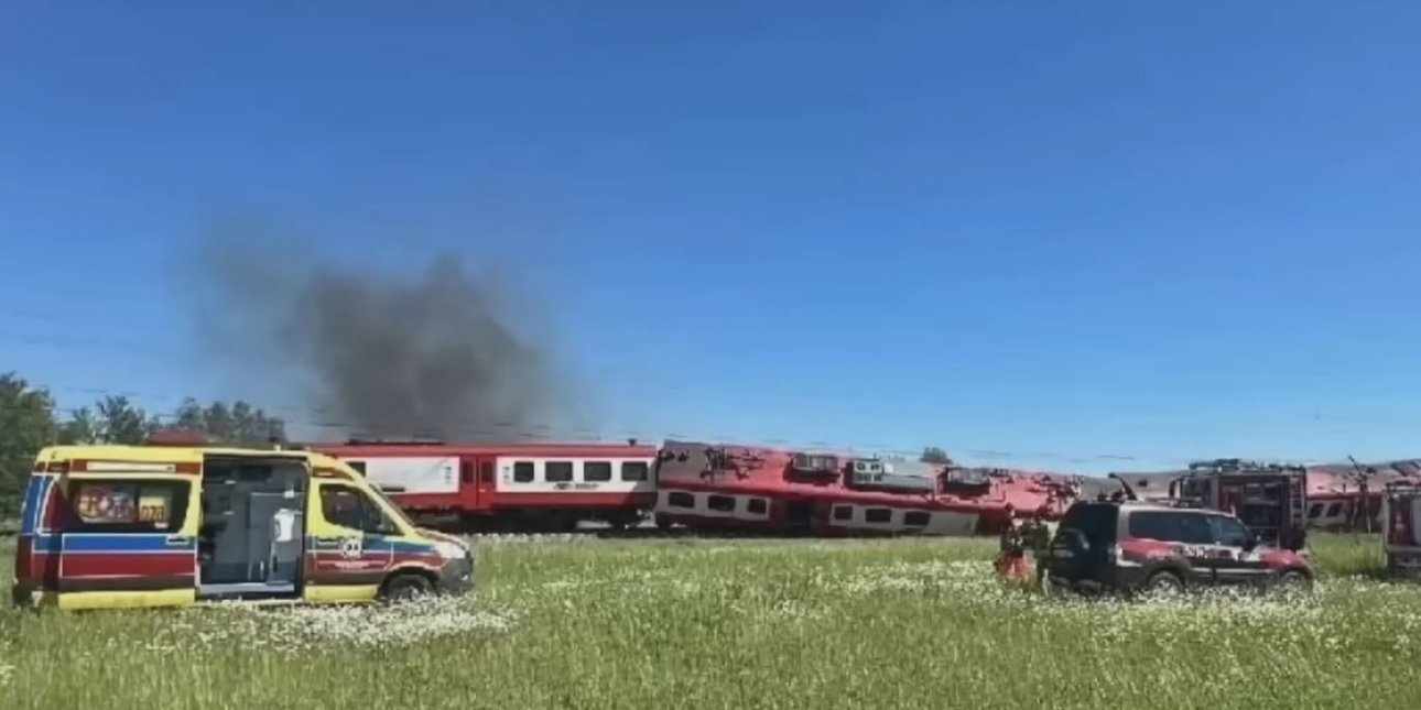 Πολωνία: Ένας νεκρός και 18 τραυματίες σε σύγκρουση φορτηγού με επιβατική αμαξοστοιχία σε αφύλακτη διάβαση