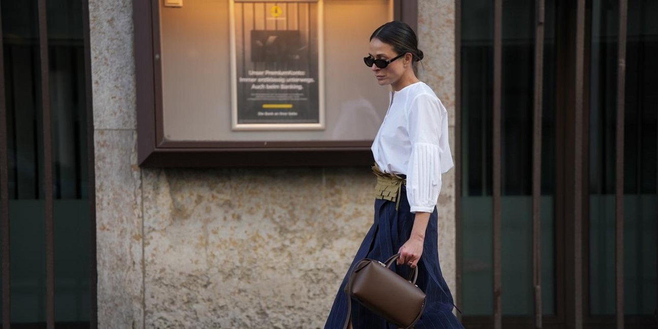 Αυτή είναι η μπλούζα από τα Marks & Spencer που θα φοράτε όλο το καλοκαίρι στο γραφείο -Αντί για πουκάμισο