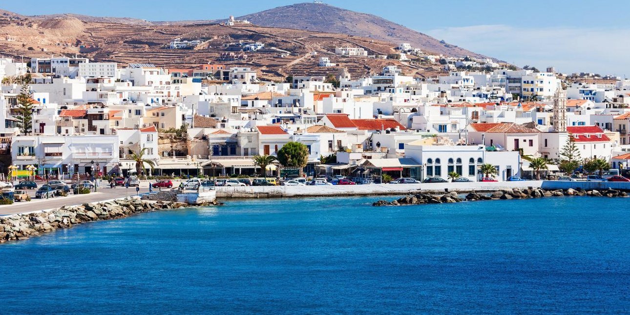 Βλάβη στον καταπέλτη του «Tera Jet 2» στην Τήνο: Επέστρεψε στο λιμάνι με 319 επιβάτες