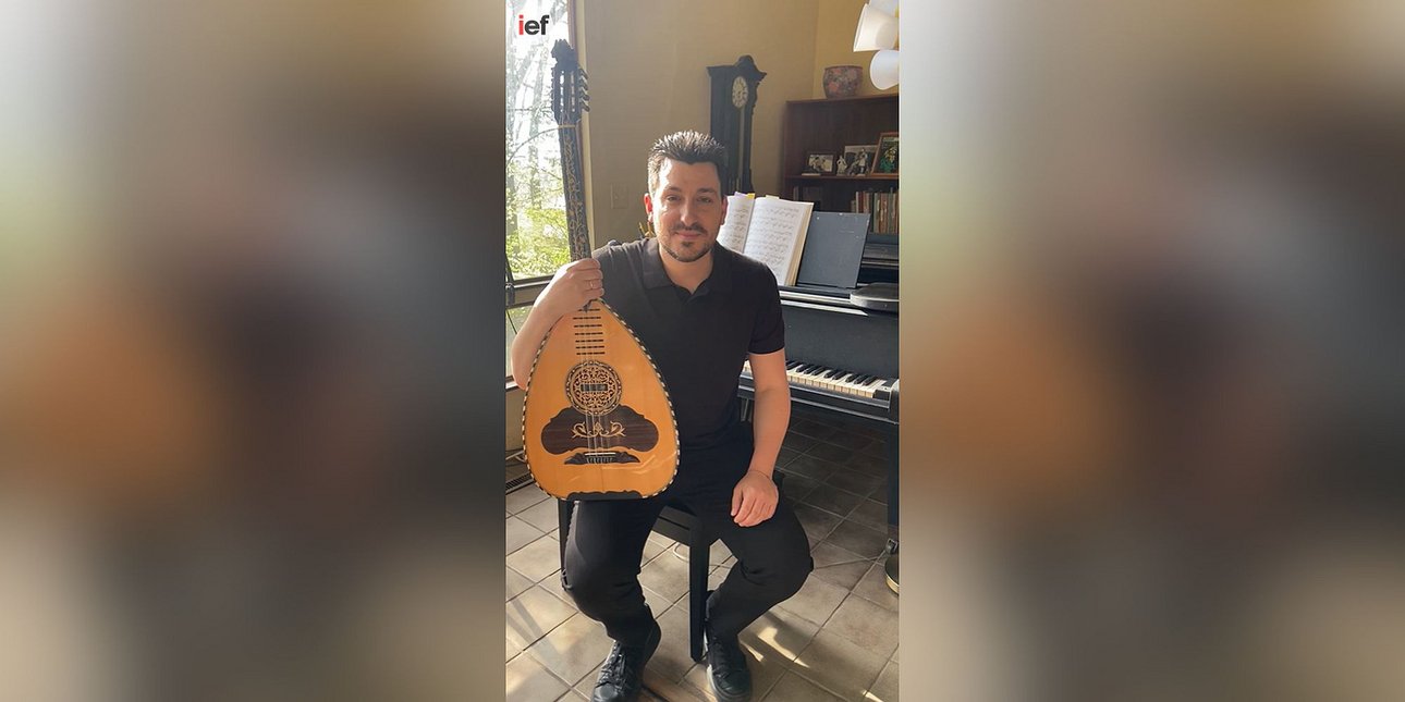 Βασίλης Κώστας: Στο iefimerida o υποψήφιος για Grammy που έμαθε στους Αμερικανούς το λαούτο, συρρέουν στην περιοδεία