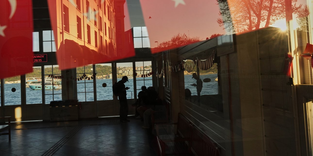 Τουρκία: Πτώση σε μετοχές και λίρα μετά τη δικαστική απόφαση για το CHP -Παρεμβάσεις από κρατικές τράπεζες