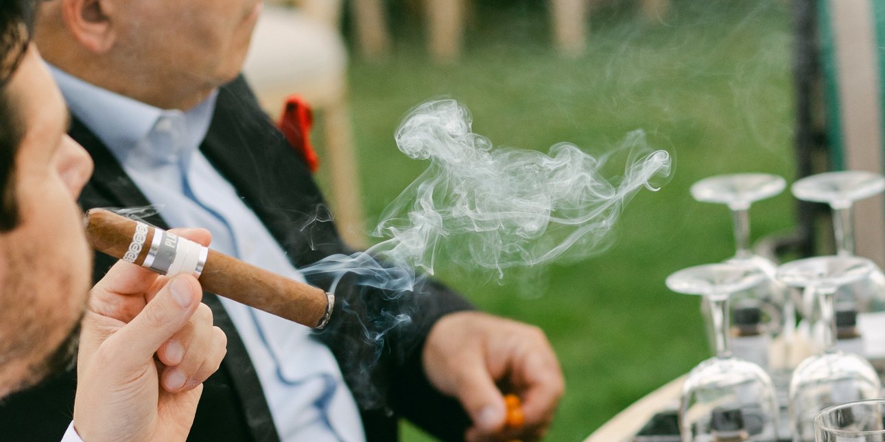 Μία βραδιά γαστρονομίας, φυσαλίδων και πούρων με τον Cigar E