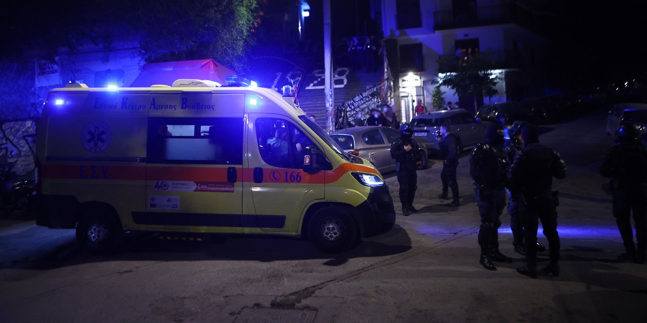 Εικόνα από το σημείο όπου βρέθηκε νεκρός ο άνδρας στα Εξάρχεια