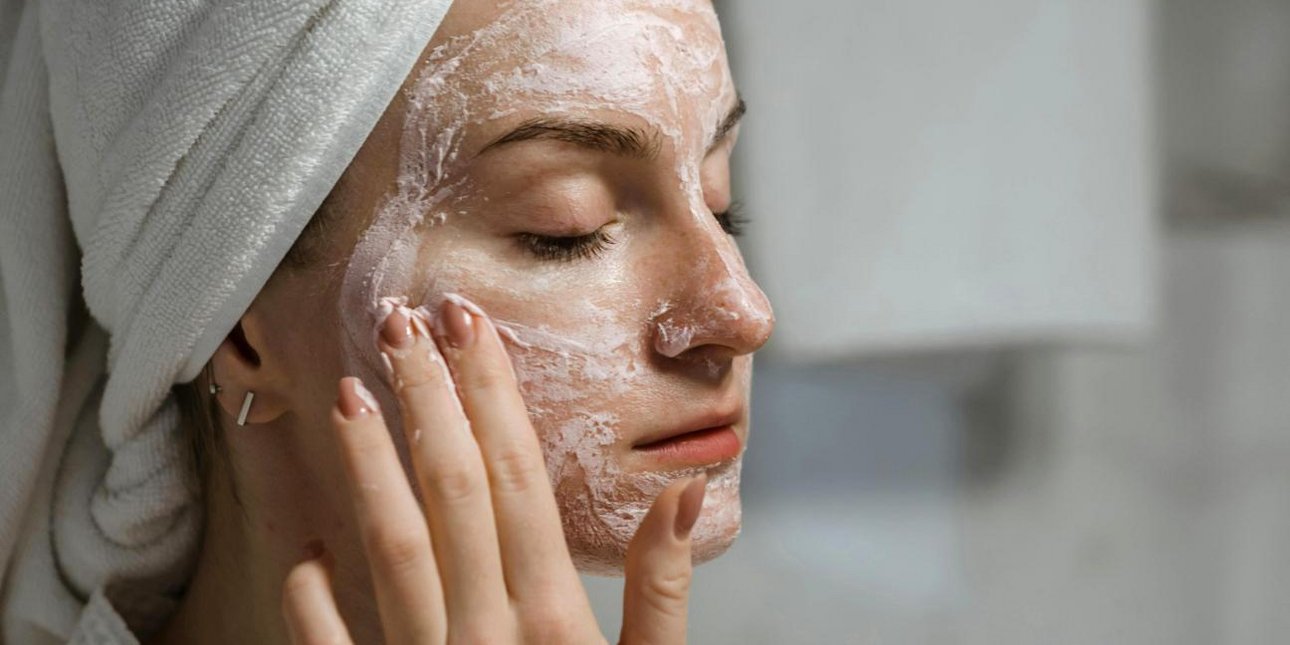 Όταν το skincare γυρίζει μπούμερανγκ στο δέρμα: Τα σημάδια ε