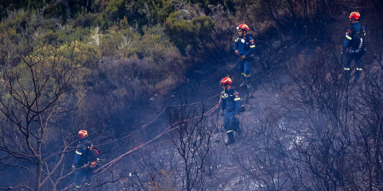 Δύο συλλήψεις για τις φωτιές σε Δομοκό και Σαλαμίνα
