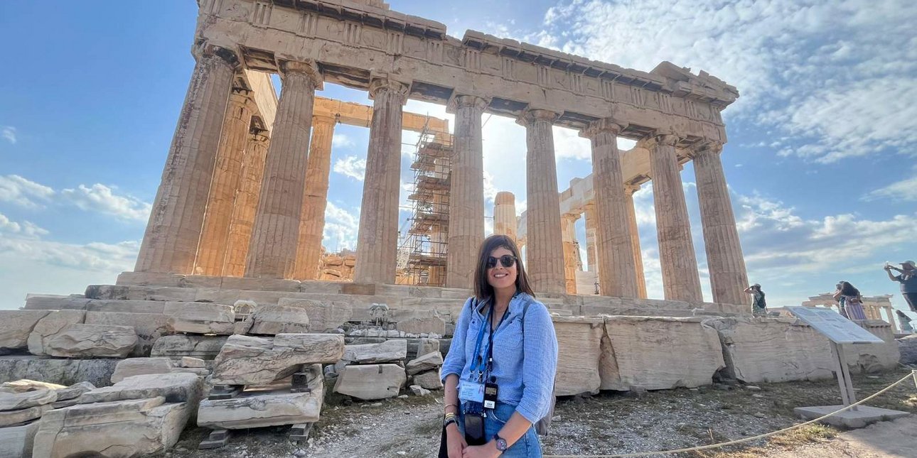 Η ξεναγός Βάλια Τσώνου