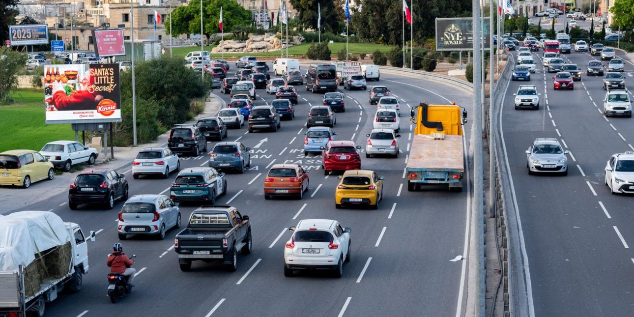 25.000 ευρώ σε κάθε οδηγό που θα παραδώσει το δίπλωμα -Τελει