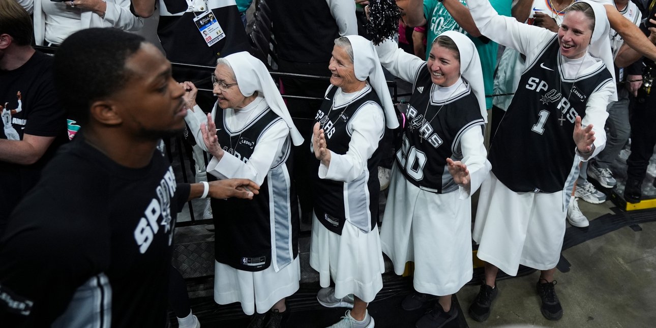 NBA: Γνωρίστε τις «καλόγριες των Σαν Αντόνιο Σπερς» – Ποιες είναι οι Σαλεσιανές Αδελφές