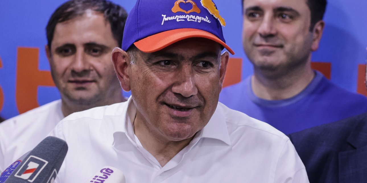 Αρμενία: Ο Νικόλ Πασινιάν ανακήρυξε τη νίκη του στις βουλευτ