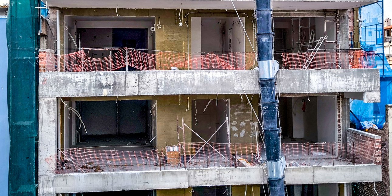 ΕΦΚΑ: Ώρα πληρωμών για τους οικοδόμους, σήμερα καταβάλλεται το αδειοδωρόσημο
