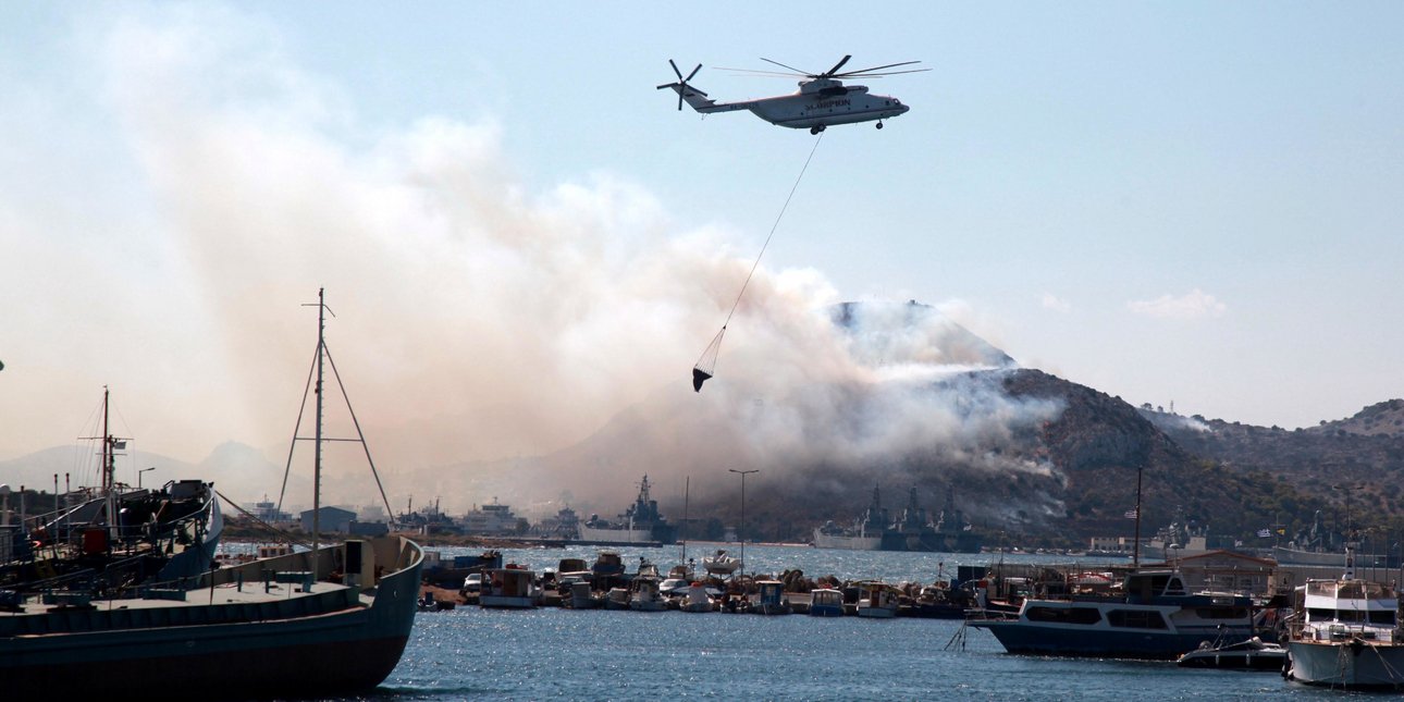 Φωτιά στη Σαλαμίνα: Ξεκινούν την Τρίτη οι αυτοψίες για την καταγραφή των ζημιών -Κατσαφάδος: «Με ταχύτητα οι αποζημιώσεις»