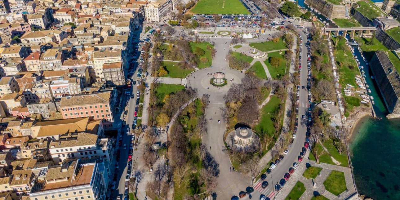 H μεγαλύτερη πλατεία των Βαλκανίων βρίσκεται στην Ελλάδα -Ποια είναι