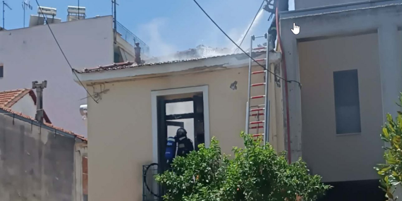 Βόλος: Φωτιά σε διαμέρισμα κοντά σε δημοτικό σχολείο, κινητοποίηση της Πυροσβεστικής
