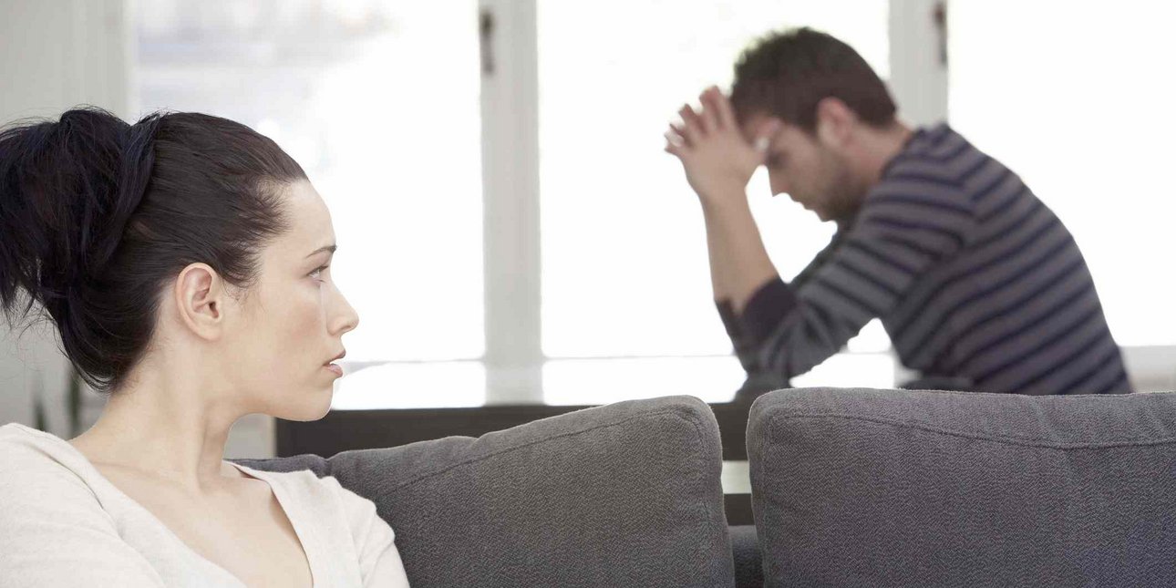 «Φοβόμουν μήπως τον απατήσω»: Τι είναι το «σχεσιακό OCD» και γιατί ολοένα περισσότεροι αναζητούν βοήθεια