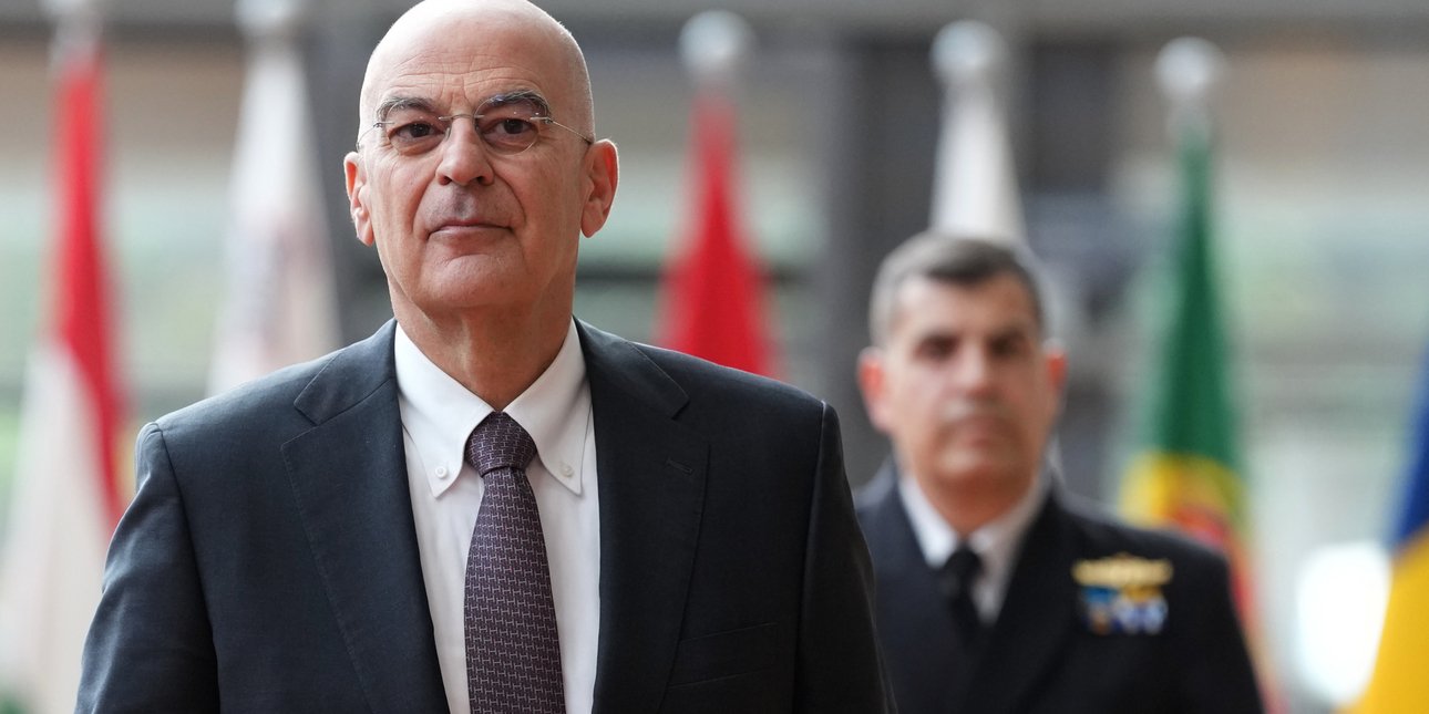 Συλλυπητήρια από τον Νίκο Δένδια για την απώλεια των δύο πιλότων της ΠΑ στη συντριβή του Phantom -«Βαθύτατη η θλίψη όλων μας»