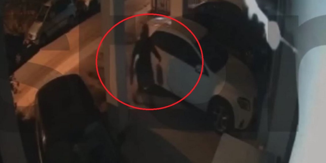 Η στιγμή που ο δράστης τοποθετεί τον εκρηκτικό μηχανισμό στην πολυκατοικία του Σάββα Αναστασιάδη