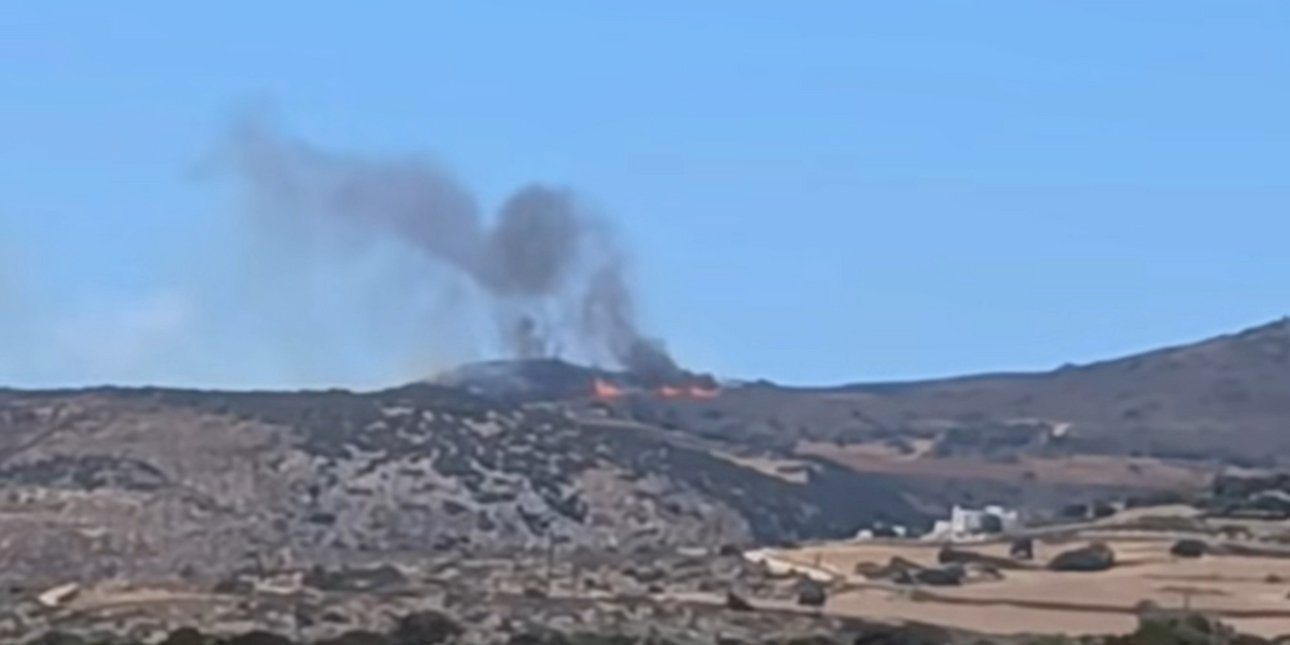 Νέα φωτιά στην Πάρο -Εκκενώνεται το Άσπρο Χωριό