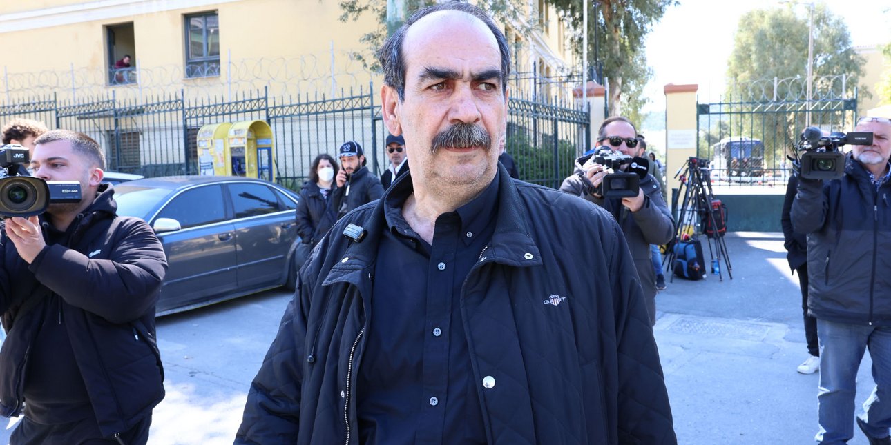 Νέα αναβολή στη δίκη του «Φραπέ», με προκάρδιο άλγος στο νοσοκομείο ο Γιώργος Ξυλούρης