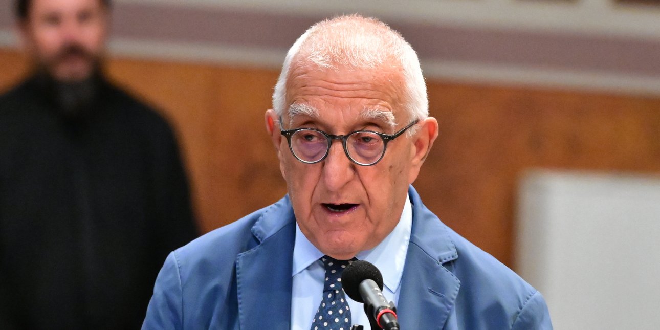 Κακλαμάνης για το χάλκινο του Πετρούνια: «Συνέχισε να μας χαρίζεις στιγμές δόξας»