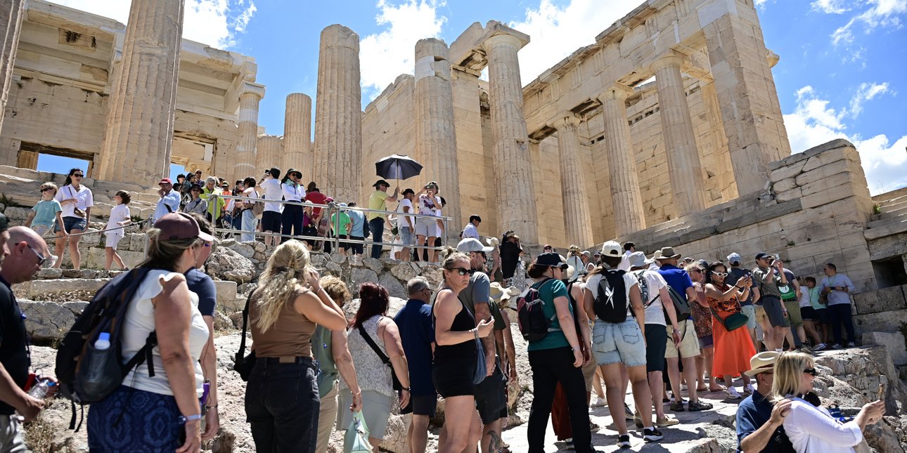 Ξεπέρασαν τα 20 εκατ. οι τουρίστες στην Ελλάδα το πρώτο επτάμηνο του 2026