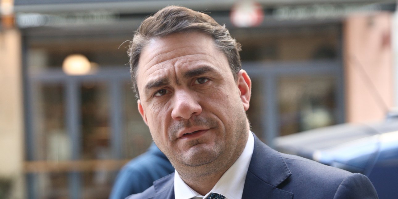 Τσουκαλάς: Η κυβέρνηση που λεηλάτησε με την οριζόντια τεκμαρτή φορολόγηση τους ελεύθερους επαγγελματίες, σήμερα μοιράζει «καθρεφτάκια»