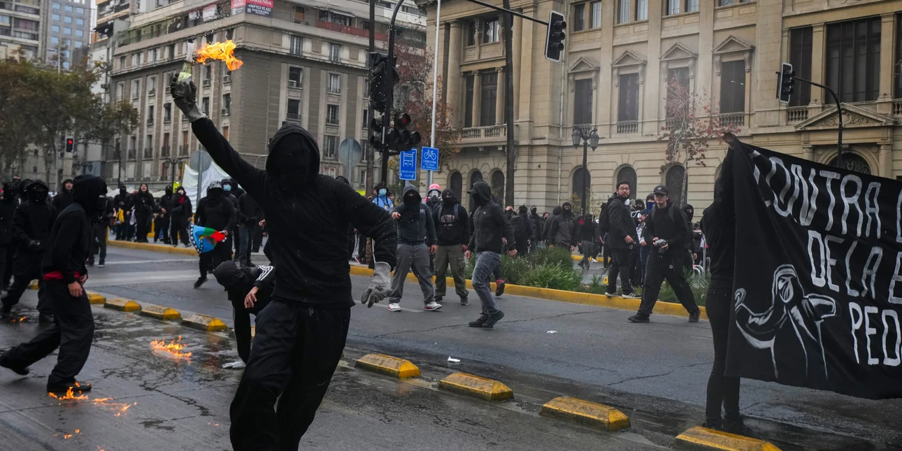 Ποιοι ηγέτες και αντιπροσωπείες από όλο τον κόμσο παρέστησαν στις τελετουργικές εκδηλώσεις στο Ιράν για τον δολοφονηθέντα Αγιατολάχ Αλί Χαμενεϊ