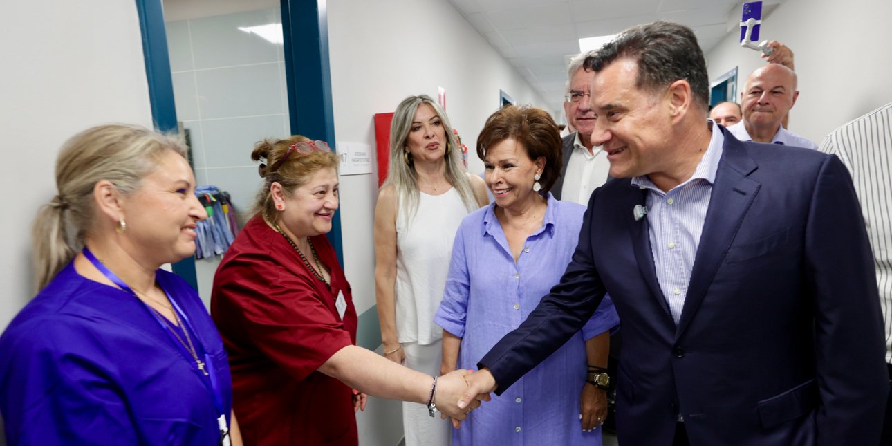 Σε Λαμία και Καρδίτσα ο Άδωνις Γεωργιάδης για την παραλαβή 7 ασθενοφόρων και τα εγκαίνια του Κέντρου Υγείας Σοφάδων
