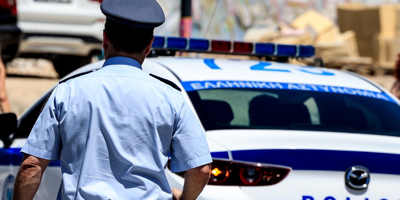 Burglars and Police Trapped in Athens Apartment; Firefighters Called to Rescue Both