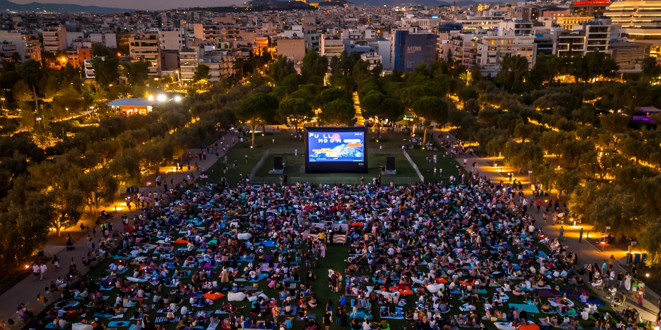 532.000 νέοι 25-34 ετών παραμένουν στο πατρικό τους: Μια γενιά παγιδευμένη στο… παιδικό δωμάτιο