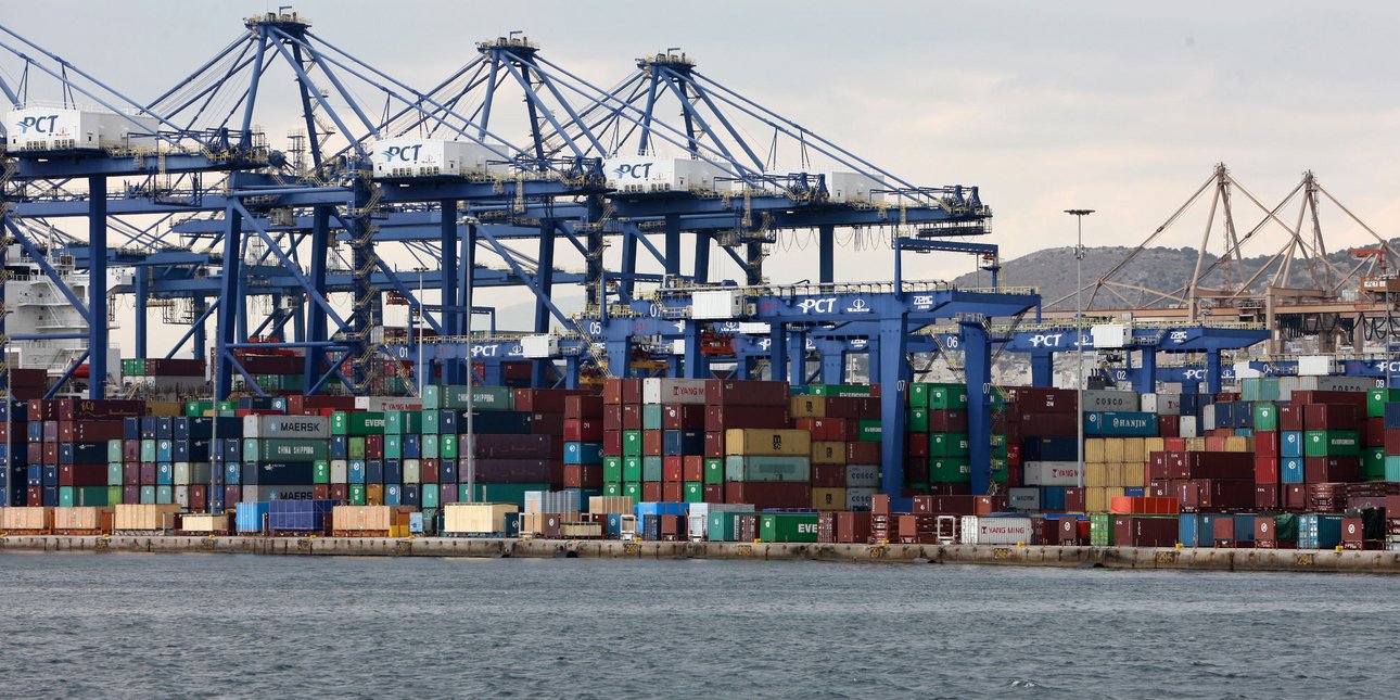 Greek Exports Surge Toward Potential 2026 Record