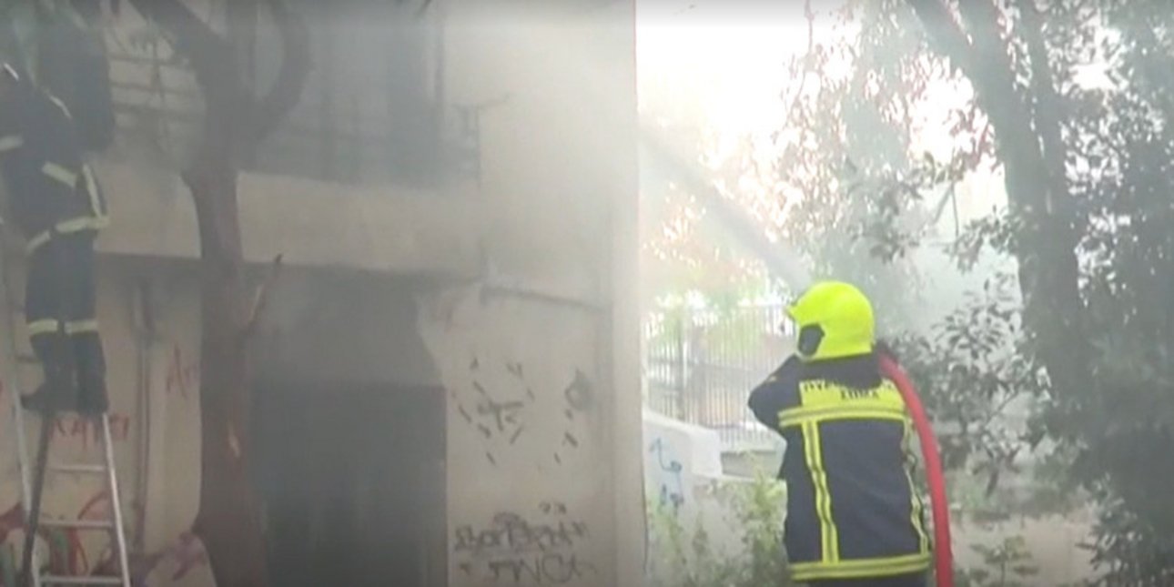 Φωτιά σε κτίριο στο κέντρο της Θεσσαλονίκης
