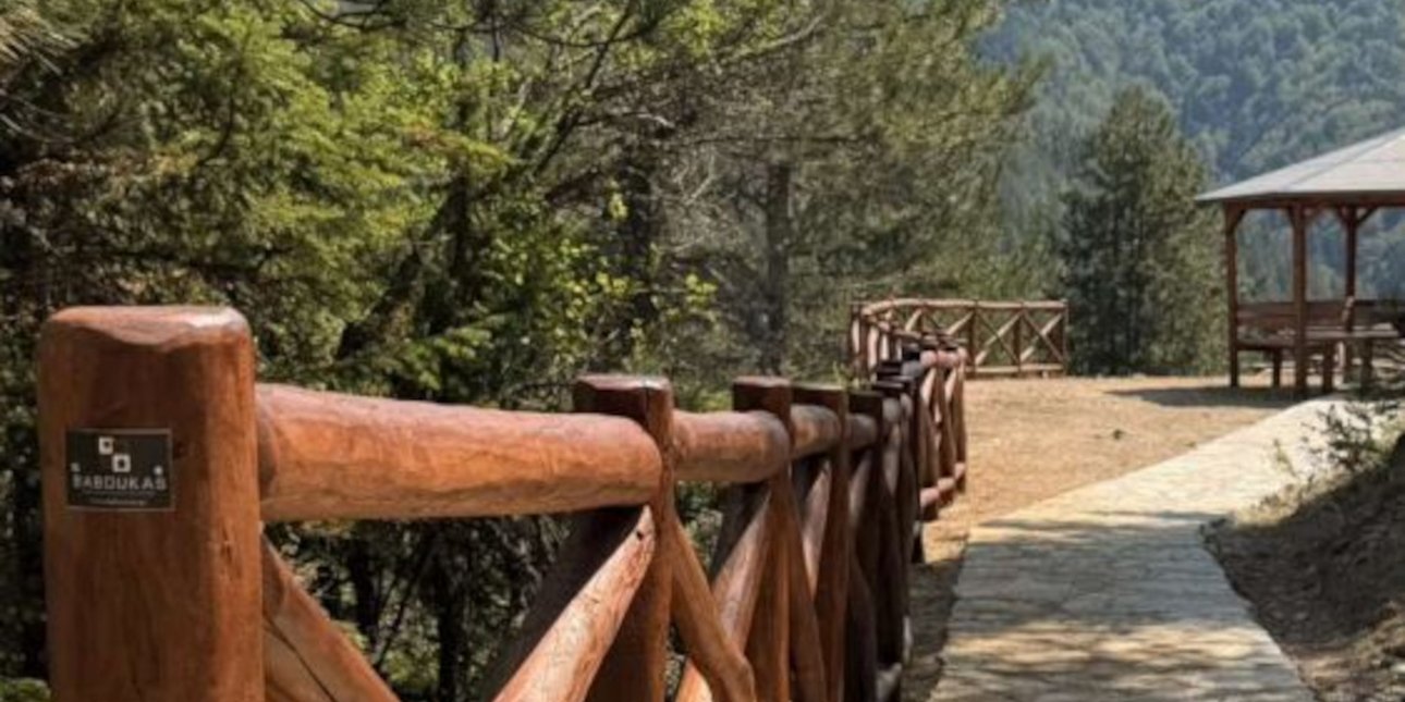 Εκδρομή στο Στεφάνι στα 1.352 μ.: Ο υψηλότερος οικισμός της Θεσσαλίας, φύση και παραδοσιακή αρχιτεκτονική