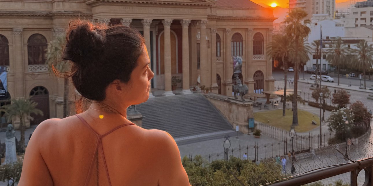 Ερωτευμένη στο Παλέρμο η Μαρία Κορινθίου -Το άλμπουμ από τις διακοπές με τον σύντροφό της [εικόνες]