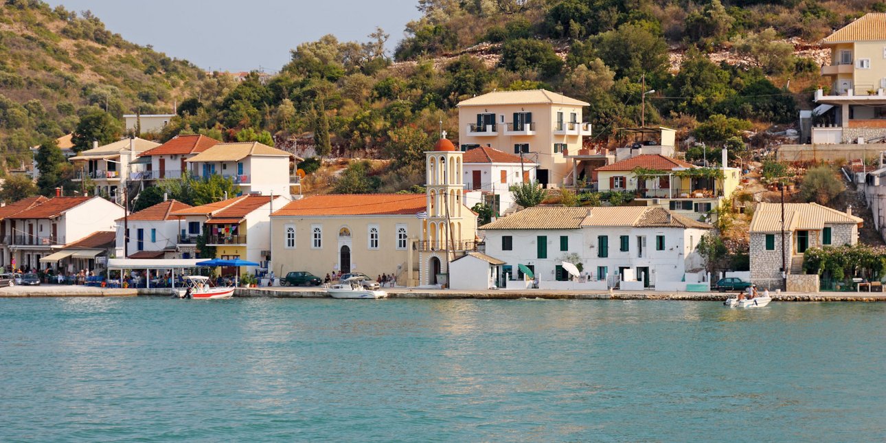 Six Arrested Over Failed Bomb Attack in Lefkada, Ordered From Prison Cell