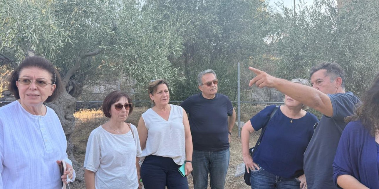 Μενδώνη: Αυτοψία σε αρχαιολογικό χώρο στο Πόρτο Γερμενό μετά τη φωτιά -Επίσκεψη στο φρούριο των Αιγοσθένων [εικόνες]