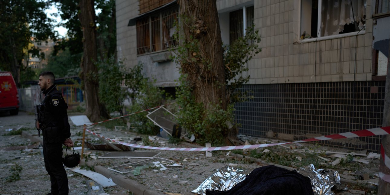 Τουλάχιστον 7 οι νεκροί στο Κίεβο μετά από ρωσικούς βομβαρδισμούς -Κατέρρευσε πολυκατοικία, παγιδεύτηκε κόσμος