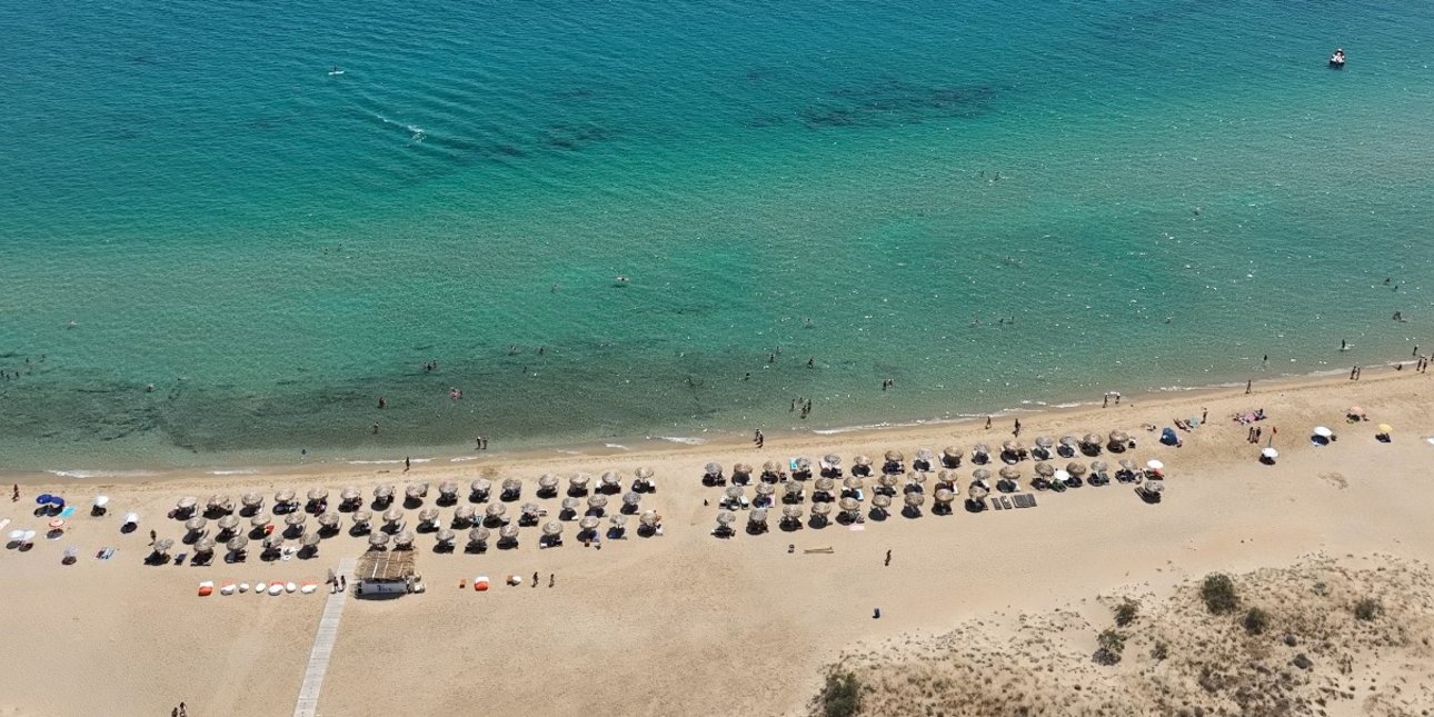 Έξι συλλήψεις σε Μύκονο και Ρόδο για παραβάσεις στον αιγιαλό