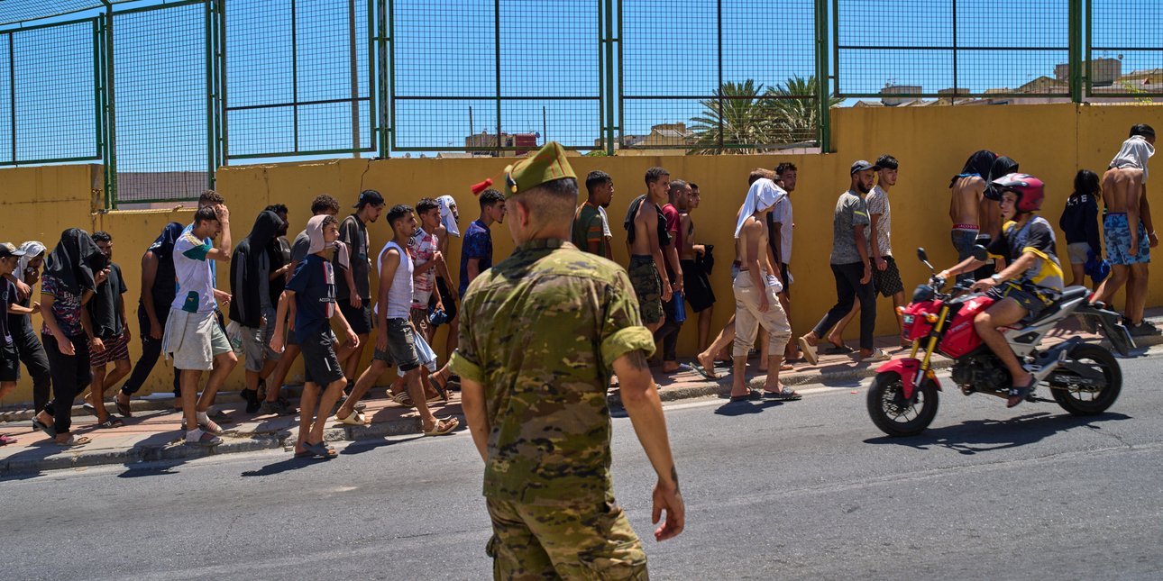 Στα άκρα Ισπανία και Ιταλία με φόντο τη Θέουτα -Κλιμακώνεται η διαμάχη για τους συνοριακούς ελέγχους