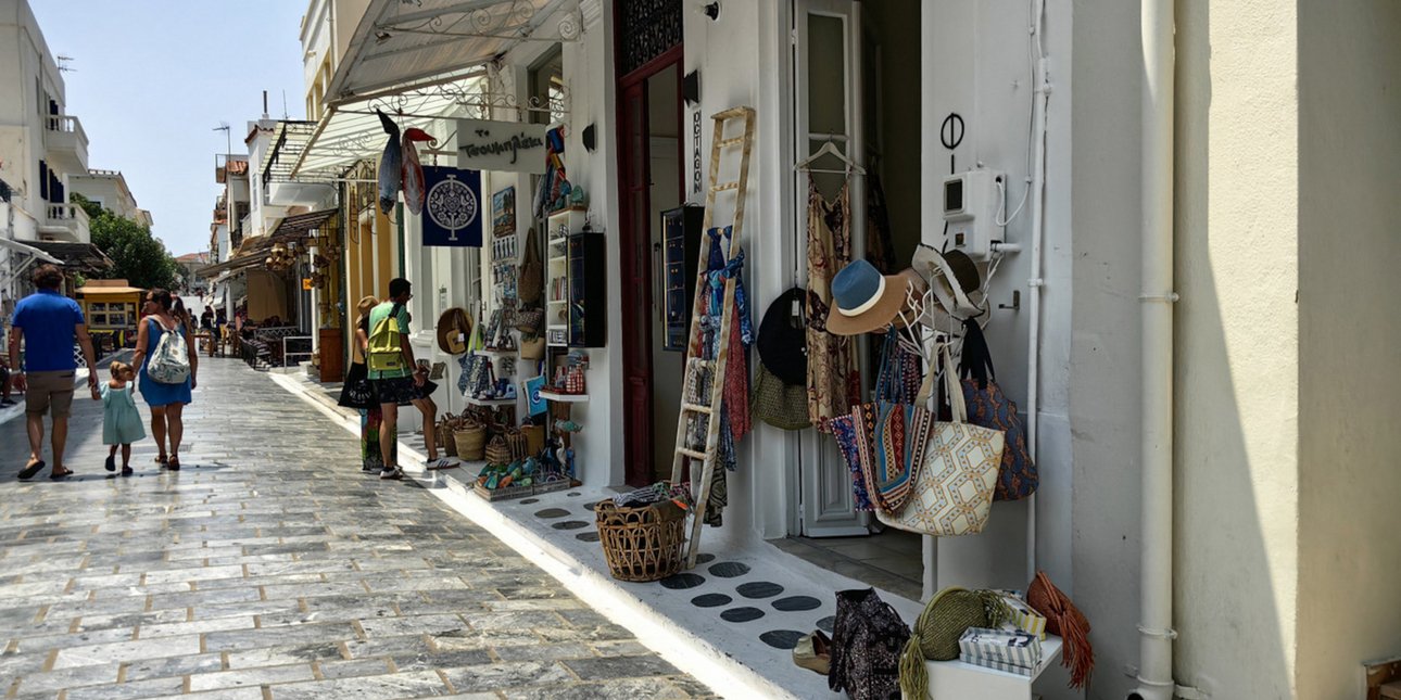 Greek Hotel Revenue Soars 58% as Tourism Leads Economic Growth