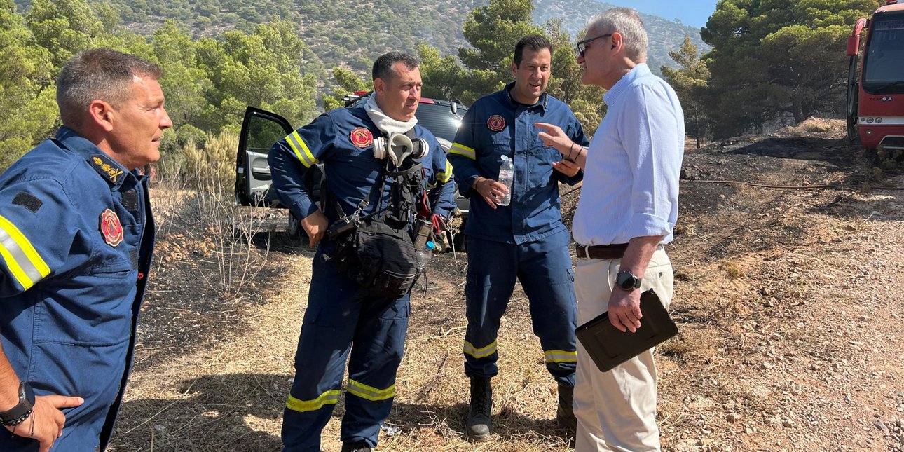 Στον Κουβαρά κοντά στους πυροσβέστες ο Ευάγγελος Τουρνάς -Ενημερώθηκε για την εξέλιξη της πυρκαγιάς