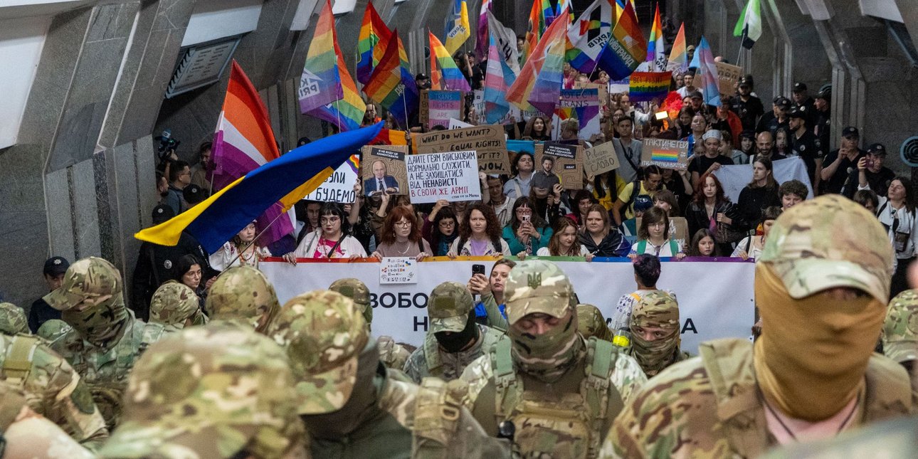 Η πιο μικρή και σύντομη παρέλαση Pride -Στο Χάρκοβο, μόλις 200 άτομα που έκαναν πορεία υπογείως