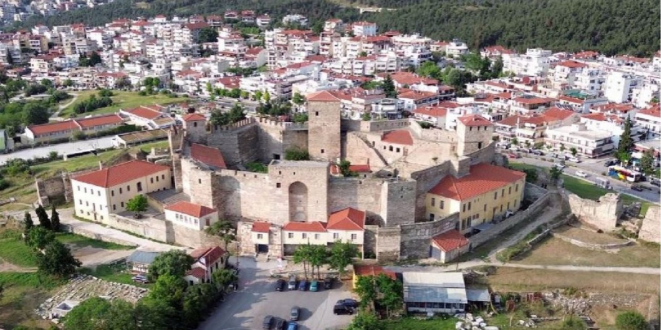 Ο Αγγελούδης ζητά την εξαίρεση του Γεντί Κουλέ από τα μνημεία που παραχωρούνται για κοινωνικές εκδηλώσεις
