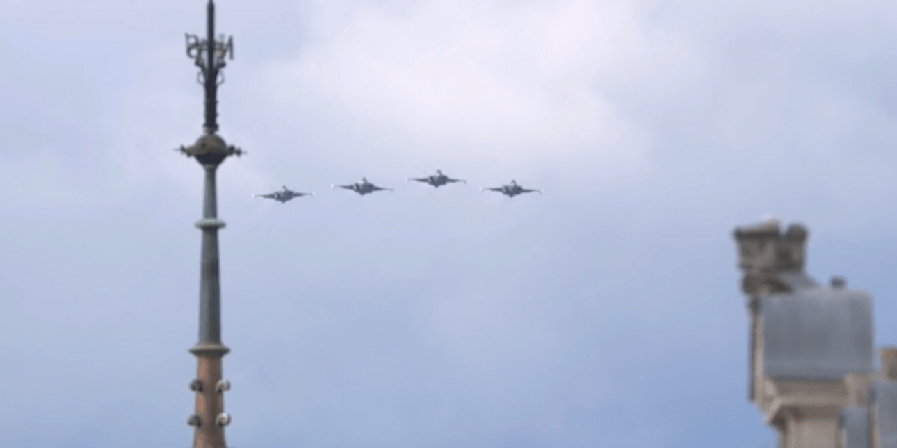Viral ο σχηματισμός των μαχητικών F-35 στην κηδεία του βασιλιά Χάραλντ -Η εντυπωσιακή υπερπτήση και η σημασία της