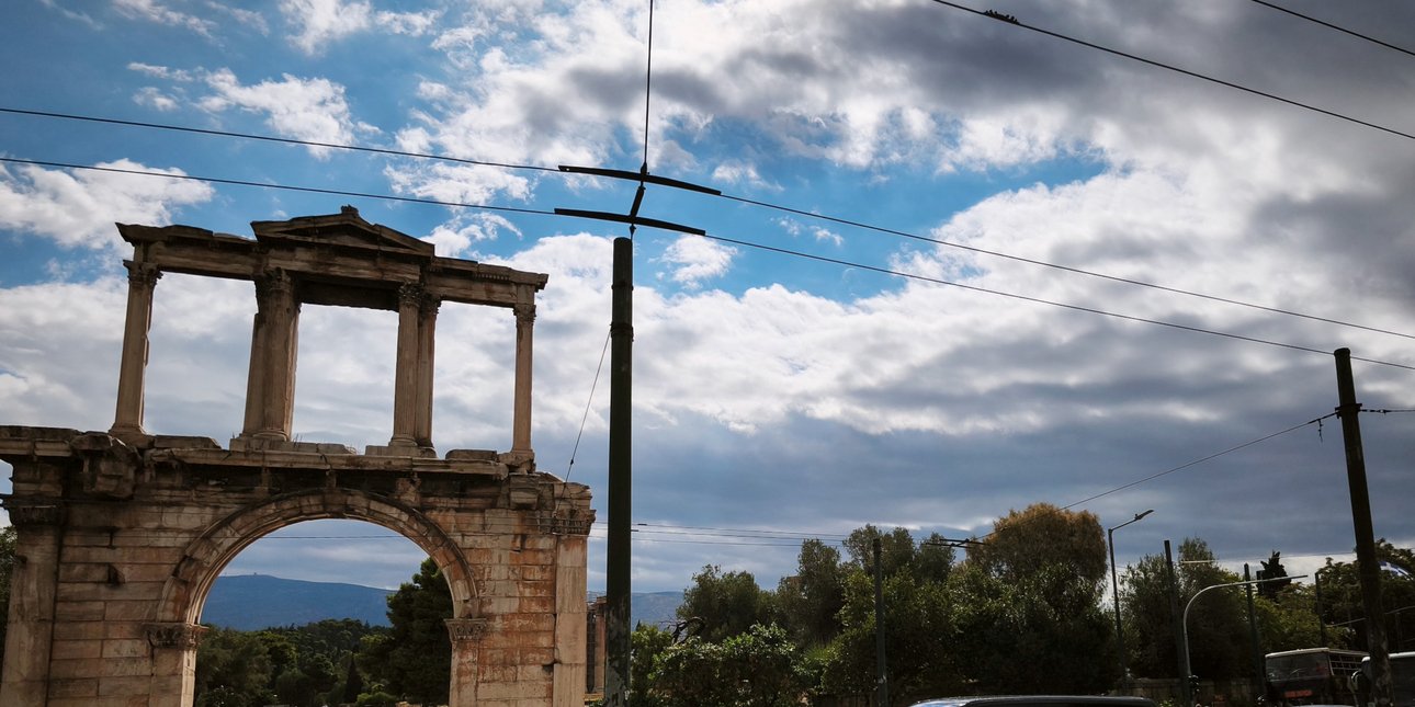 Φθινοπωρινός ο καιρός: Σε ποιες περιοχές θα χρειαστεί σήμερα... μπουφάν