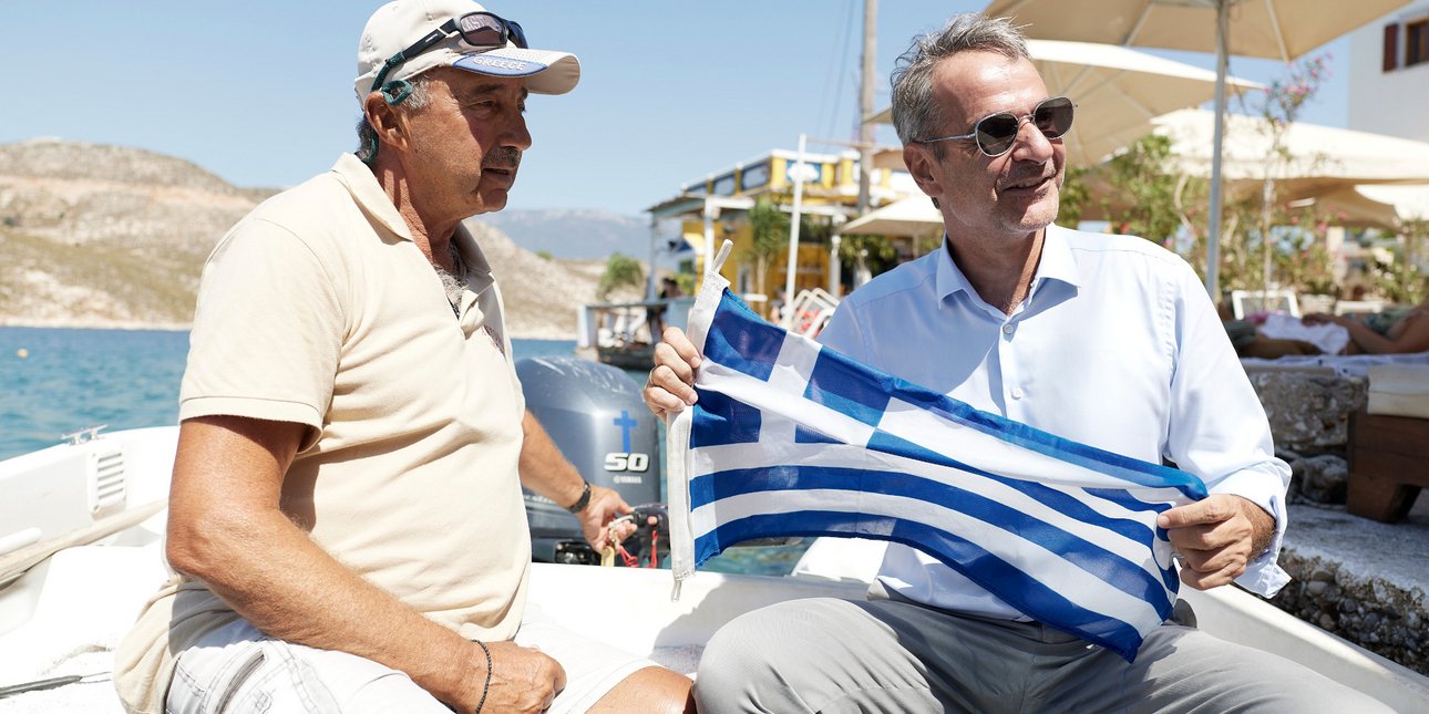 Mitsotakis Warns Turkey From Kastellorizo, Unveils Economic Package for Border Island